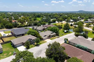 1204 Applewood Dr E, Burnet, TX 78611 - Photo 38