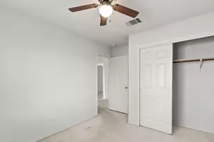 17816 Honey Locust Ln, Elgin, TX 78621 - Photo 12