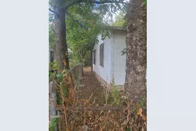 1202 Hackberry Street, Austin, TX 78702 - Photo 2