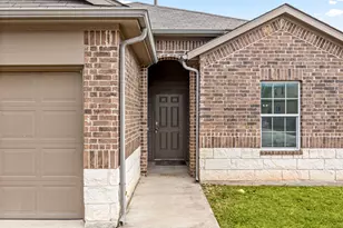 152 Cibolo Creek Dr, Kyle, TX 78640 - Photo 2