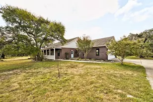 200 Oak Hollow Ln, Buda, TX 78610 - Photo 10