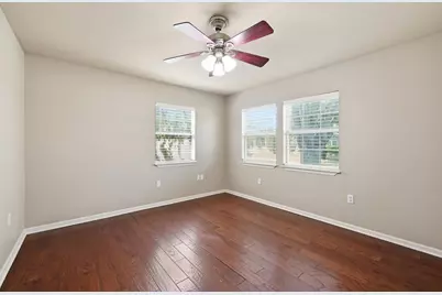 1127 Parr Street, Luling, TX 78648 - Photo 10