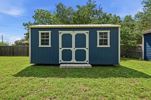 1127 Parr St, Luling, TX 78648 - Photo 20