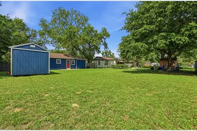 1127 Parr Street, Luling, TX 78648 - Photo 18