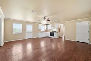 1127 Parr St, Luling, TX 78648 - Photo 6