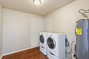 1127 Parr St, Luling, TX 78648 - Photo 14