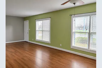 1106 Austin Street, Bastrop, TX 78602 - Photo 4