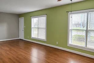 1106 Austin St, Bastrop, TX 78602 - Photo 4