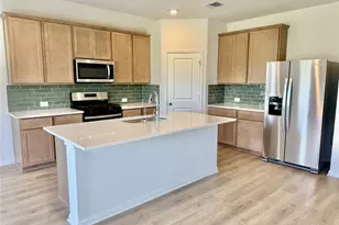 193 Coopers Hawk Crst, Cedar Creek, TX 78612 - Photo 2