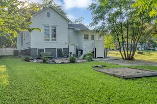 1301 & 1305 S College St, Georgetown, TX 78626 - Photo 30
