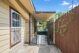 1908 Holly St, Austin, TX 78702 - Photo 2