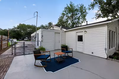 820 W Live Oak Street, Lockhart, TX 78644 - Photo 22