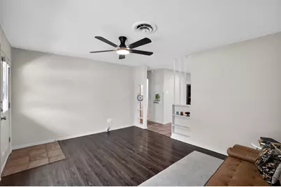 820 W Live Oak Street, Lockhart, TX 78644 - Photo 2