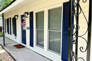 820 W Live Oak St, Lockhart, TX 78644 - Photo 34
