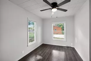 820 W Live Oak St, Lockhart, TX 78644 - Photo 18