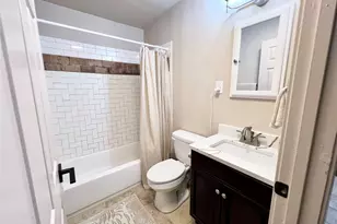 820 W Live Oak St, Lockhart, TX 78644 - Photo 16
