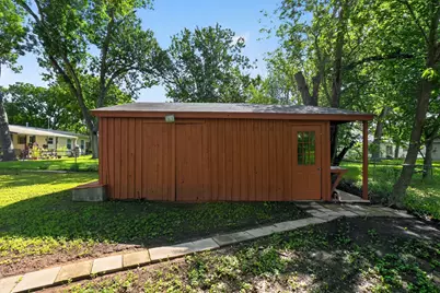 820 W Live Oak Street, Lockhart, TX 78644 - Photo 28