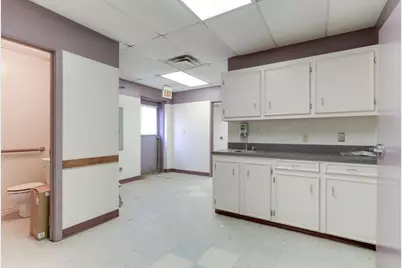 605 Upton Avenue, Schulenburg, TX 78956 - Photo 10