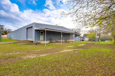 605 Upton Avenue, Schulenburg, TX 78956 - Photo 30