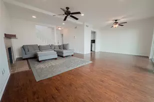 2704 San Pedro St, Austin, TX 78705 - Photo 2