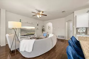 129 Hematite Ln, Jarrell, TX 76537 - Photo 4