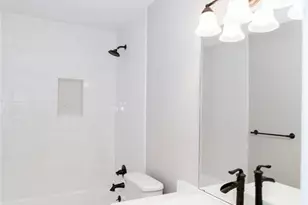 1404 Hillcrest Dr, Taylor, TX 76574 - Photo 18