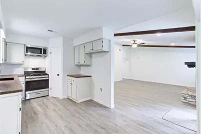 1404 Hillcrest Drive, Taylor, TX 76574 - Photo 8