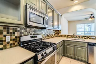 2924 Bond Dr, Austin, TX 78741 - Photo 4