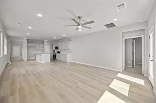 207 Hornet St, Elgin, TX 78621 - Photo 10