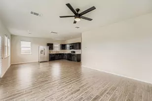 318 Schuylerville Dr, Elgin, TX 78621 - Photo 12