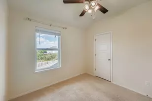 318 Schuylerville Dr, Elgin, TX 78621 - Photo 24