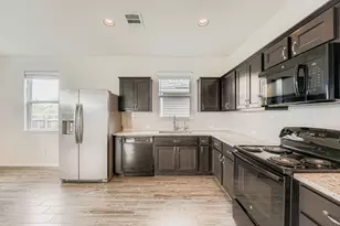 318 Schuylerville Dr, Elgin, TX 78621 - Photo 16