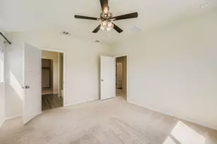 318 Schuylerville Dr, Elgin, TX 78621 - Photo 20