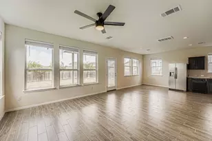 318 Schuylerville Dr, Elgin, TX 78621 - Photo 14