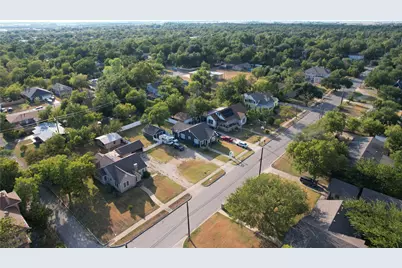 805 Howard Street, Taylor, TX 76574 - Photo 2