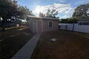 805 Howard St, Taylor, TX 76574 - Photo 20