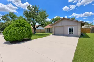 10610 Berthound Dr, Austin, TX 78758 - Photo 2