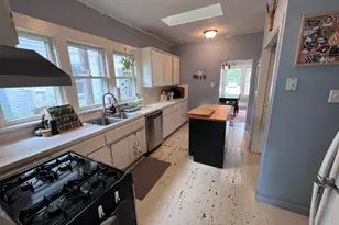 307 E 35th St, Austin, TX 78705 - Photo 14