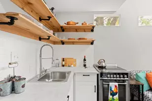 307 E 35th St, Austin, TX 78705 - Photo 34