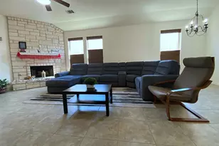 5021 Pearl Cres Ln, Georgetown, TX 78626 - Photo 6