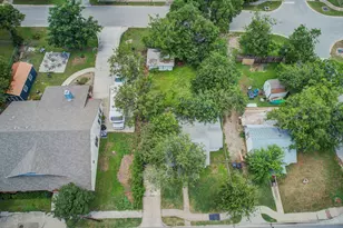 308 E Austin Ave, Round Rock, TX 78664 - Photo 4