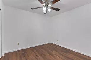 12900 Hymeadow Dr, Austin, TX 78729 - Photo 14
