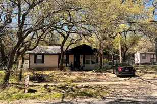 10806 W Lakeview Dr, Jonestown, TX 78645 - Photo 1