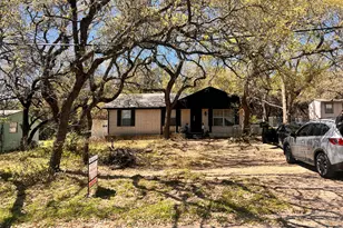 10806 W Lakeview Dr, Jonestown, TX 78645 - Photo 2