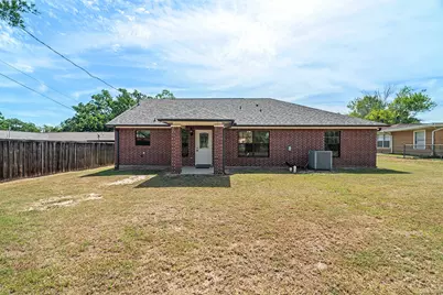 1904 Murray Avenue, Rockdale, TX 76567 - Photo 24