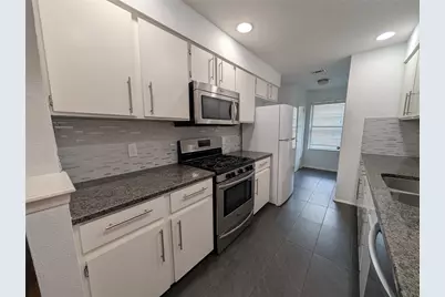 4601 Tamarack Trail, Austin, TX 78727 - Photo 10