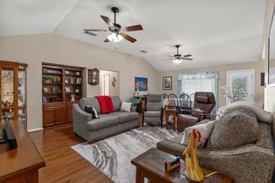 805 Craddock Court, Smithville, TX 78957 - Photo 6