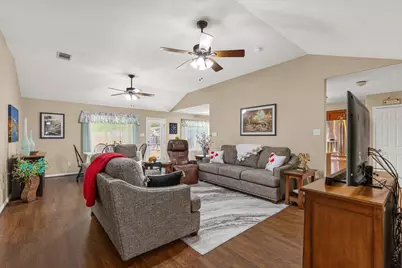 805 Craddock Court, Smithville, TX 78957 - Photo 8