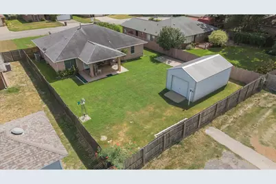 805 Craddock Court, Smithville, TX 78957 - Photo 2