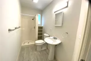 1300 E Cesar Chavez St, Austin, TX 78702 - Photo 2